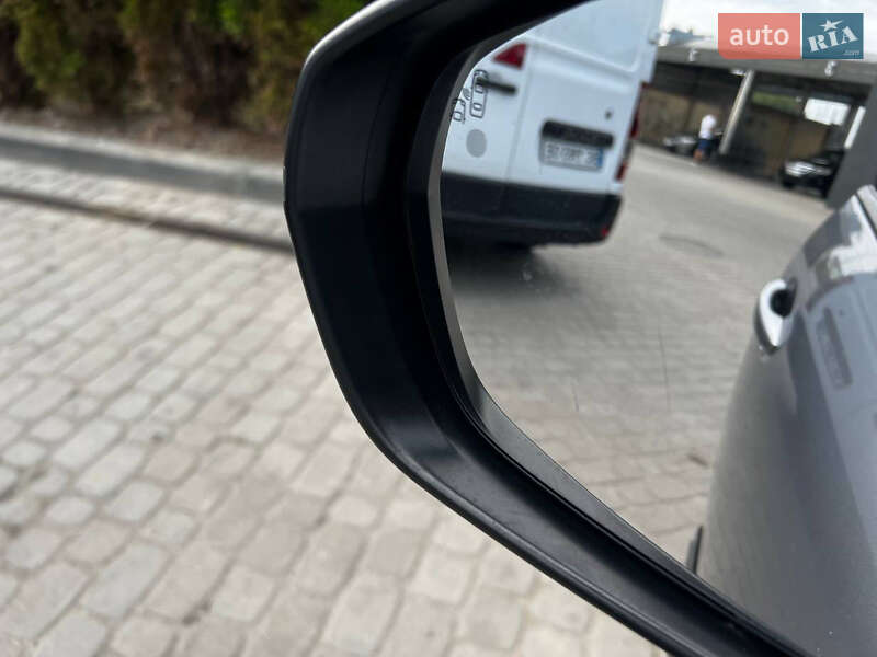 Позашляховик / Кросовер Peugeot 5008 2017 в Львові