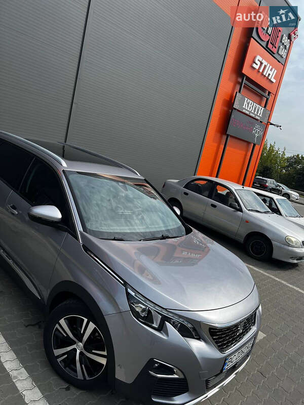 Позашляховик / Кросовер Peugeot 5008 2017 в Львові