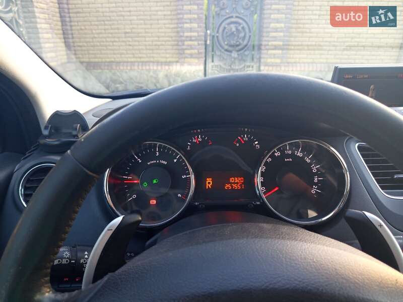 Мікровен Peugeot 5008 2012 в Чернівцях