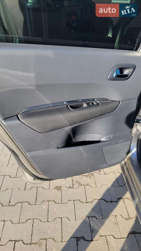 Микровэн Peugeot 5008 2010 в Калуше