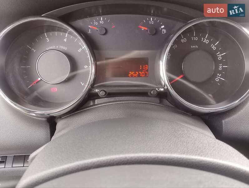 Микровэн Peugeot 5008 2011 в Долине