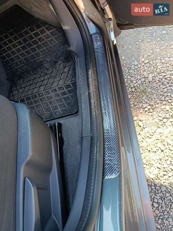 Микровэн Peugeot 5008 2013 в Кривом Роге фото 4 Микровэн Peugeot 5008 2013 в Кривом Роге