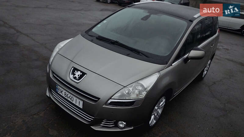Peugeot 5008 2012