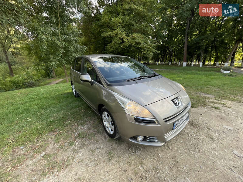Мікровен Peugeot 5008 2011 в Теребовлі