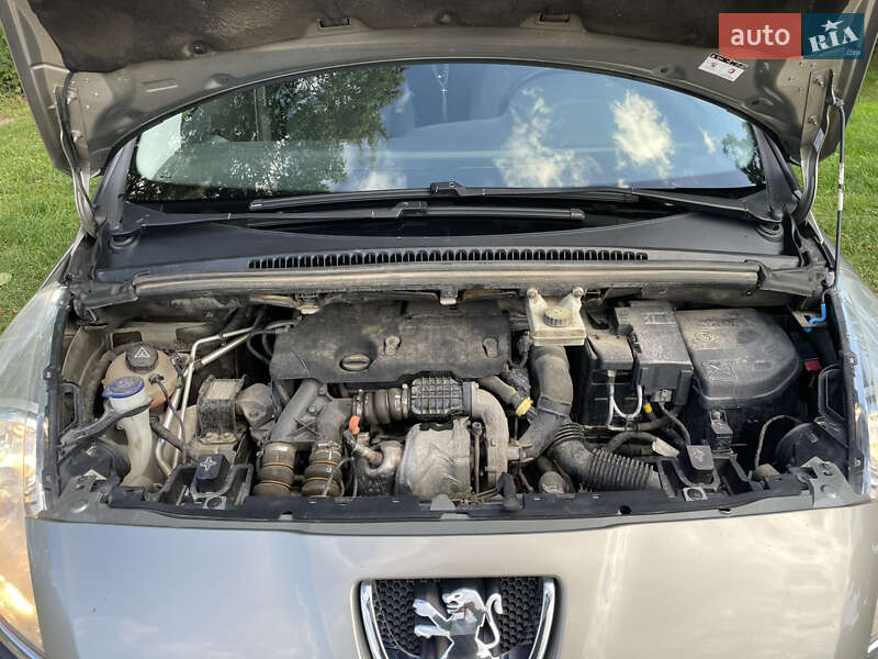 Мікровен Peugeot 5008 2011 в Теребовлі