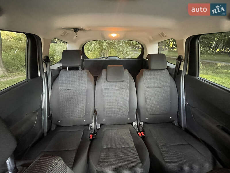 Мікровен Peugeot 5008 2011 в Теребовлі