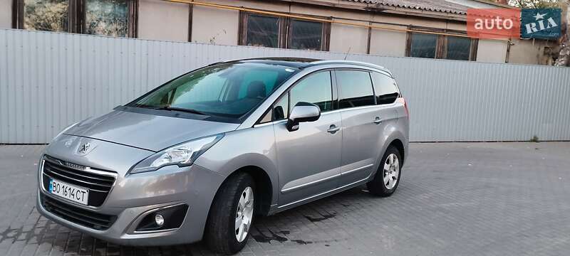 Микровэн Peugeot 5008 2015 в Тальном