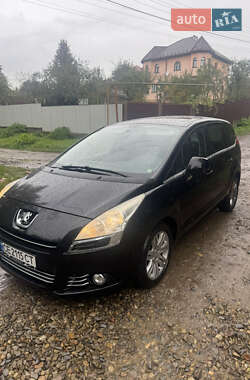 Мікровен Peugeot 5008 2011 в Чернівцях