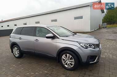 Внедорожник / Кроссовер Peugeot 5008 2017 в Калуше