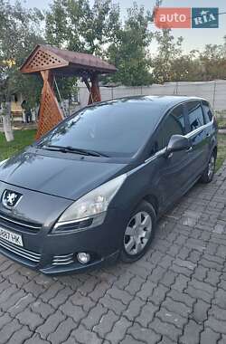 Микровэн Peugeot 5008 2010 в Дубно