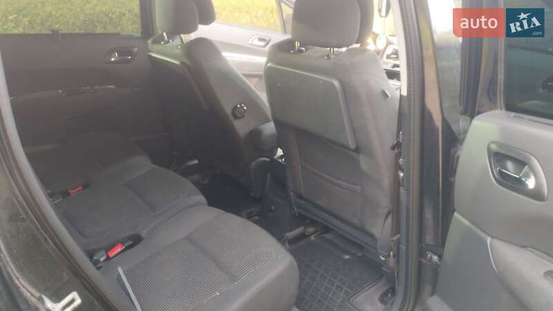 Мікровен Peugeot 5008 2014 в Стрию