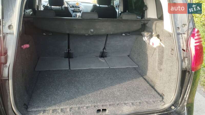 Мікровен Peugeot 5008 2014 в Стрию