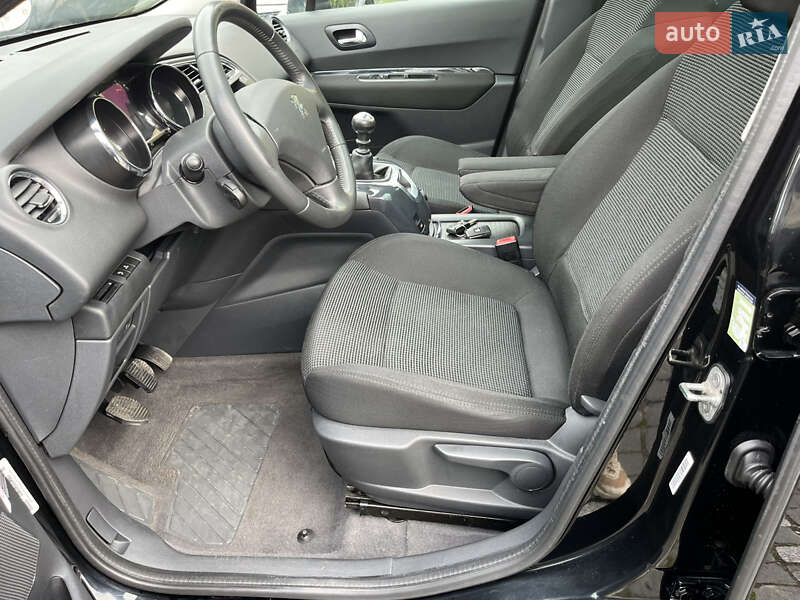 Мікровен Peugeot 5008 2010 в Звягелі