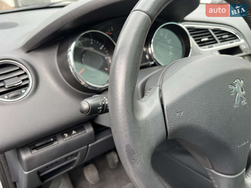 Мікровен Peugeot 5008 2010 в Звягелі