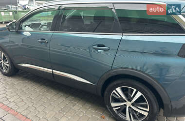 Внедорожник / Кроссовер Peugeot 5008 2017 в 
