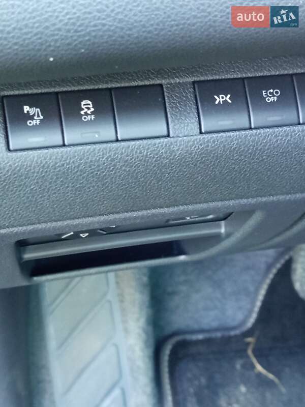 Мікровен Peugeot 5008 2013 в Ратному