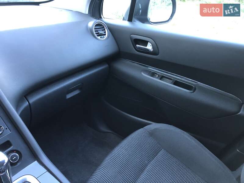 Микровэн Peugeot 5008 2014 в Львове