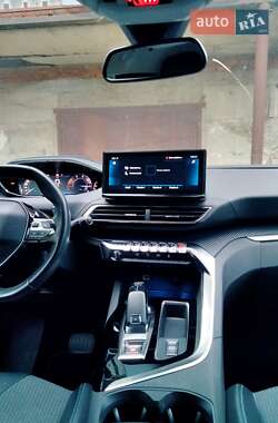Внедорожник / Кроссовер Peugeot 5008 2021 в 