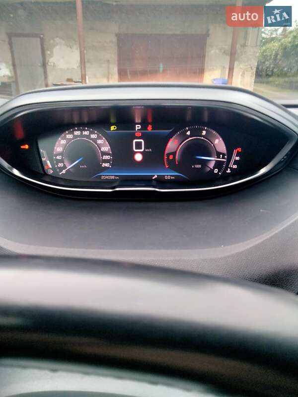 Внедорожник / Кроссовер Peugeot 5008 2021 в Ужгороде