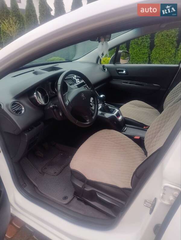 Микровэн Peugeot 5008 2014 в Нововолынске