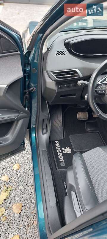 Позашляховик / Кросовер Peugeot 5008 2019 в Львові