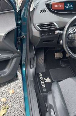 Позашляховик / Кросовер Peugeot 5008 2019 в 