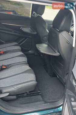 Позашляховик / Кросовер Peugeot 5008 2019 в 