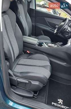 Позашляховик / Кросовер Peugeot 5008 2019 в 