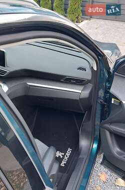 Позашляховик / Кросовер Peugeot 5008 2019 в 
