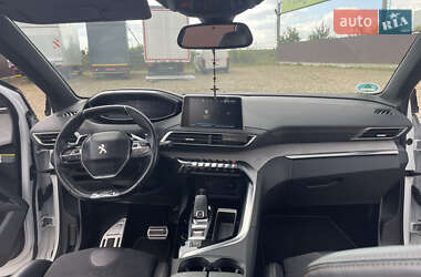 Внедорожник / Кроссовер Peugeot 5008 2017 в 