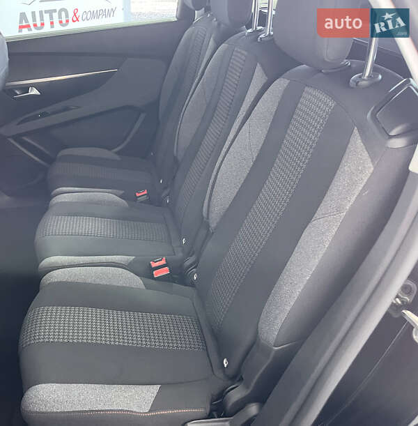 Внедорожник / Кроссовер Peugeot 5008 2019 в Львове