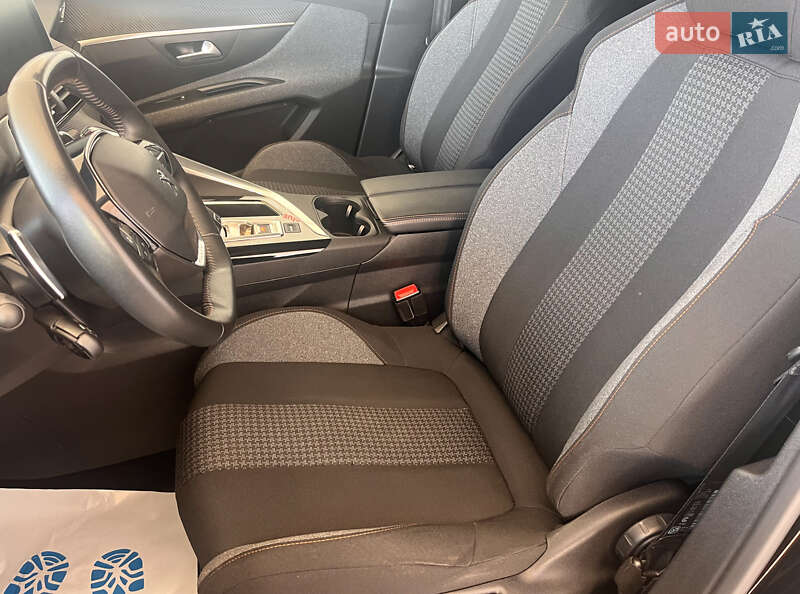 Внедорожник / Кроссовер Peugeot 5008 2019 в Львове