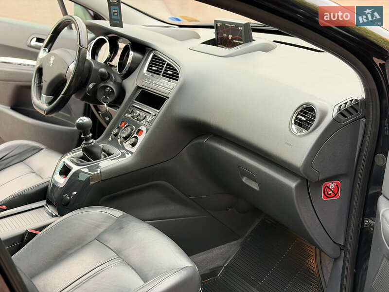 Микровэн Peugeot 5008 2014 в Ровно