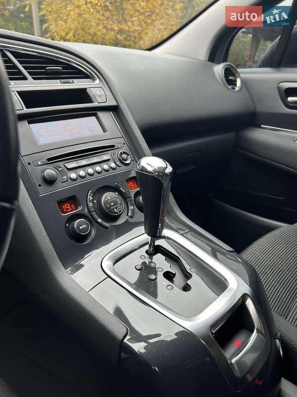 Микровэн Peugeot 5008 2015 в Ивано-Франковске