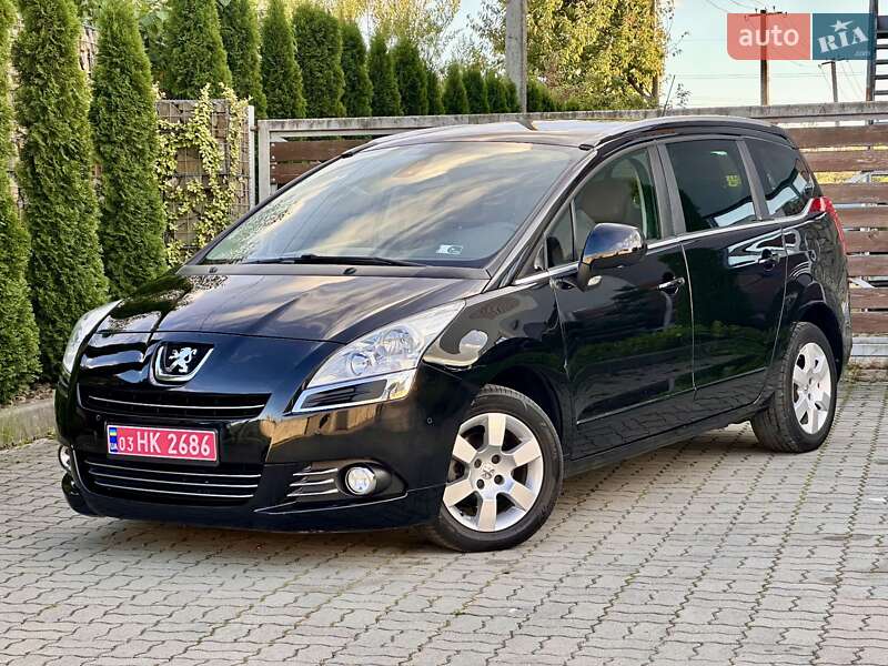Микровэн Peugeot 5008 2012 в 