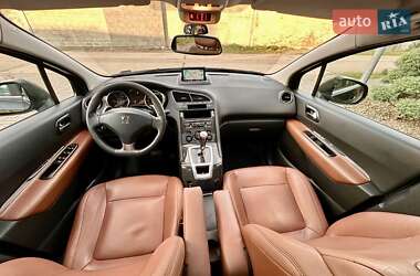 Микровэн Peugeot 5008 2012 в 