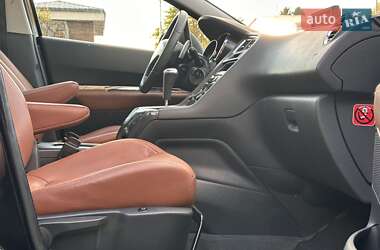Микровэн Peugeot 5008 2012 в 