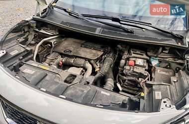 Внедорожник / Кроссовер Peugeot 5008 2017 в 