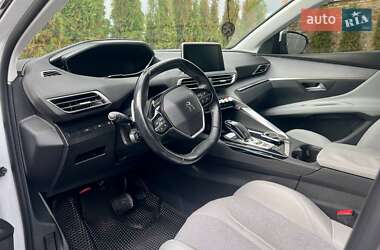 Внедорожник / Кроссовер Peugeot 5008 2017 в 