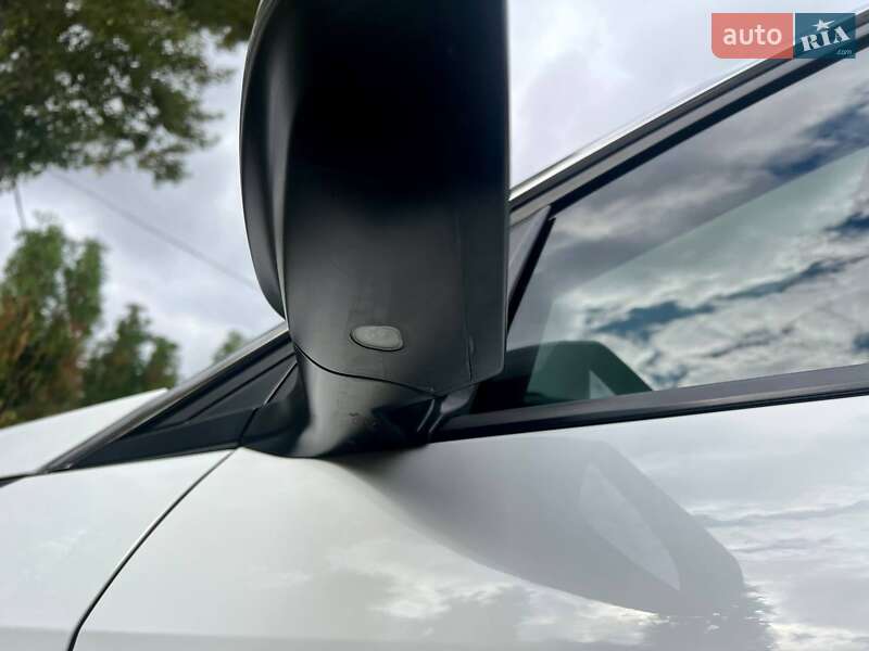 Позашляховик / Кросовер Peugeot 5008 2017 в Полтаві фото 60 Позашляховик / Кросовер Peugeot 5008 2017 в Полтаві