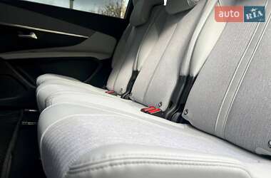 Внедорожник / Кроссовер Peugeot 5008 2017 в 