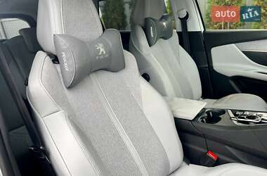 Внедорожник / Кроссовер Peugeot 5008 2017 в 
