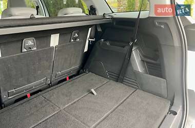 Внедорожник / Кроссовер Peugeot 5008 2017 в 