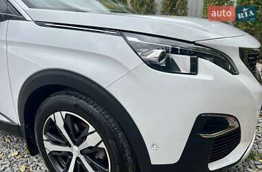 Внедорожник / Кроссовер Peugeot 5008 2017 в 