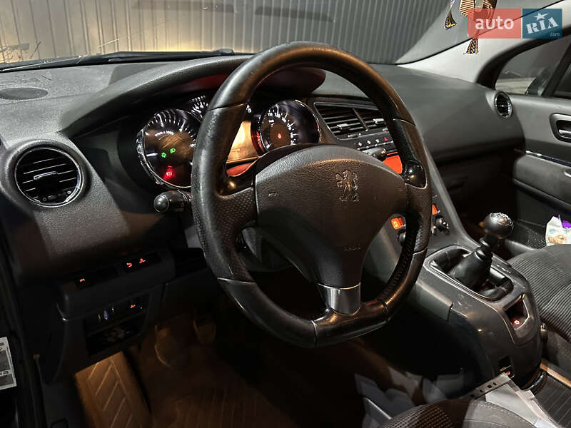 Мікровен Peugeot 5008 2010 в Києві