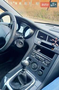 Микровэн Peugeot 5008 2010 в 