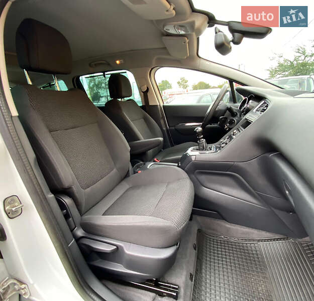 Микровэн Peugeot 5008 2013 в Ровно