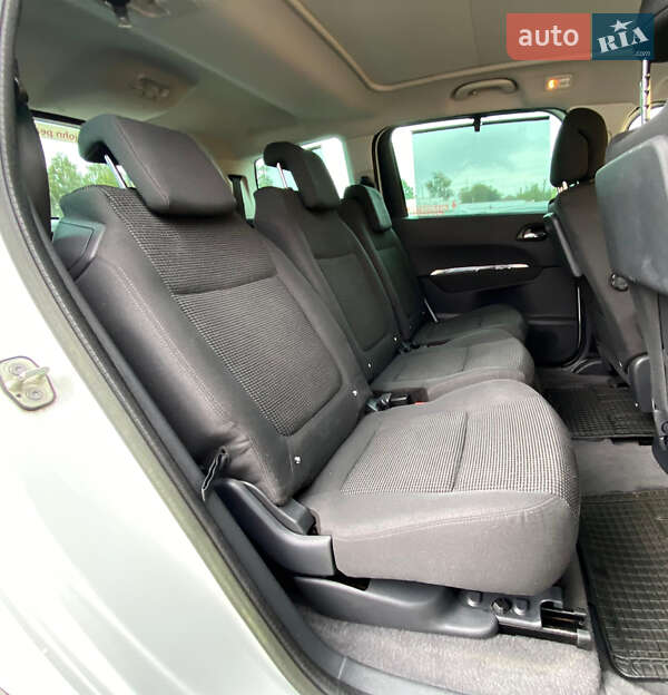 Микровэн Peugeot 5008 2013 в Ровно