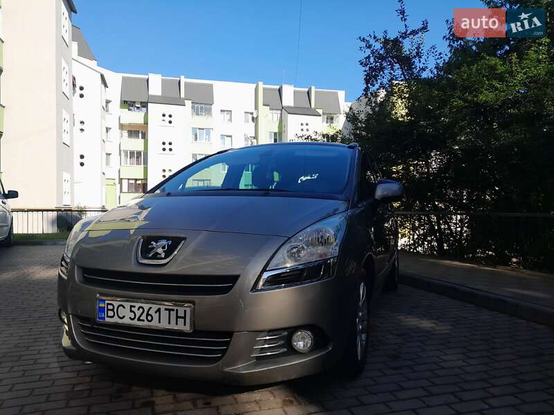 Микровэн Peugeot 5008 2010 в 