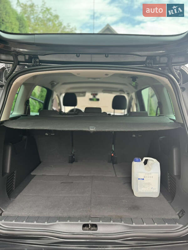 Микровэн Peugeot 5008 2015 в Ивано-Франковске